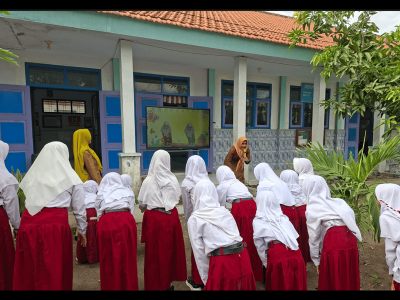 Kegiatan Senam di SDN 1 Kandang