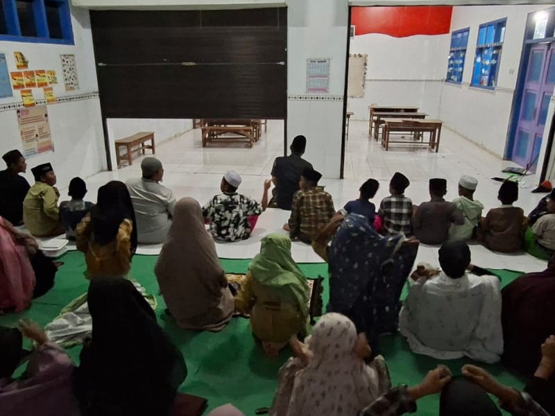sholat magrib berjamaah